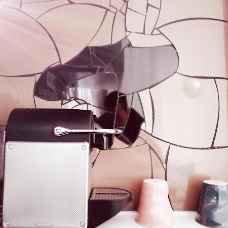 Studio Situe Dans Un Quartier Calme Et Residentiel A Montrouge A Seulement 2 Minutes Du Metro Exterior foto